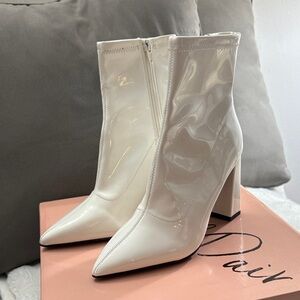 Wild Pair Glossy White Heeled Boots